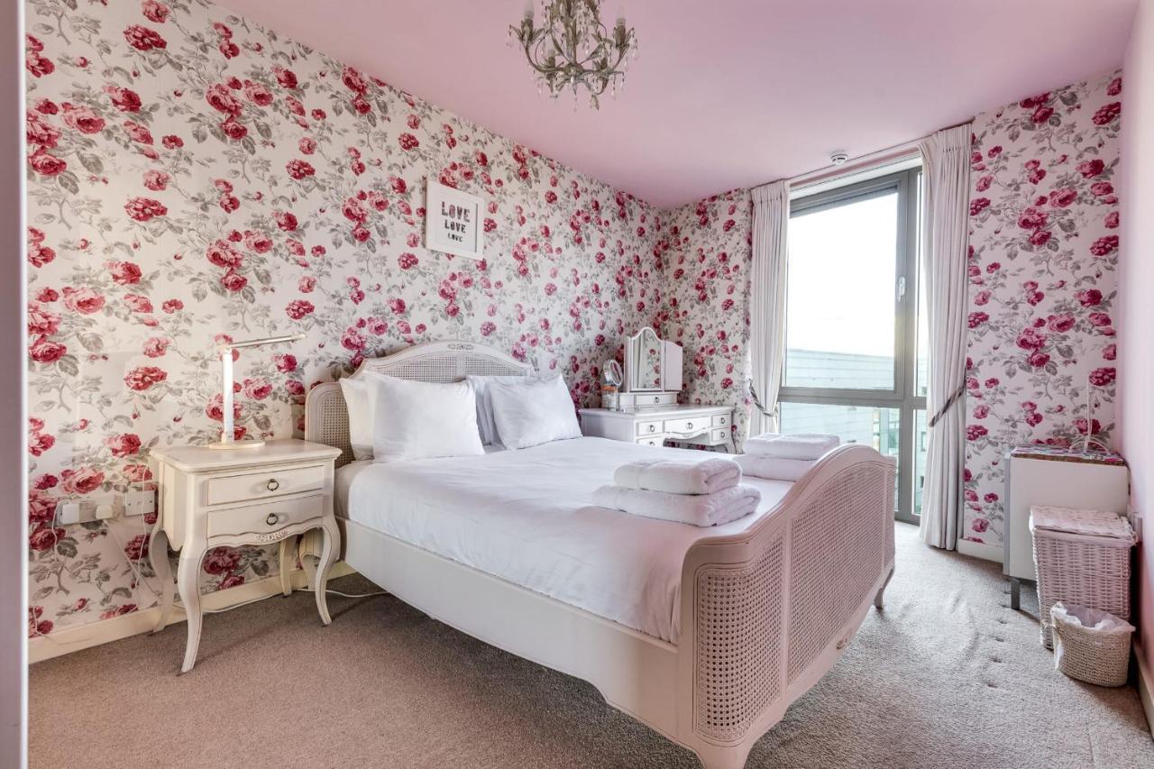 Kelday Heights View Flat * Londra